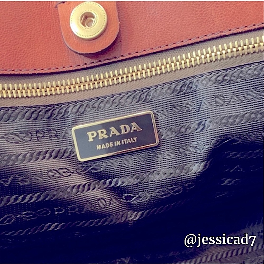PRADA Vitello Daino Tote Bag - Picture 9 of 14